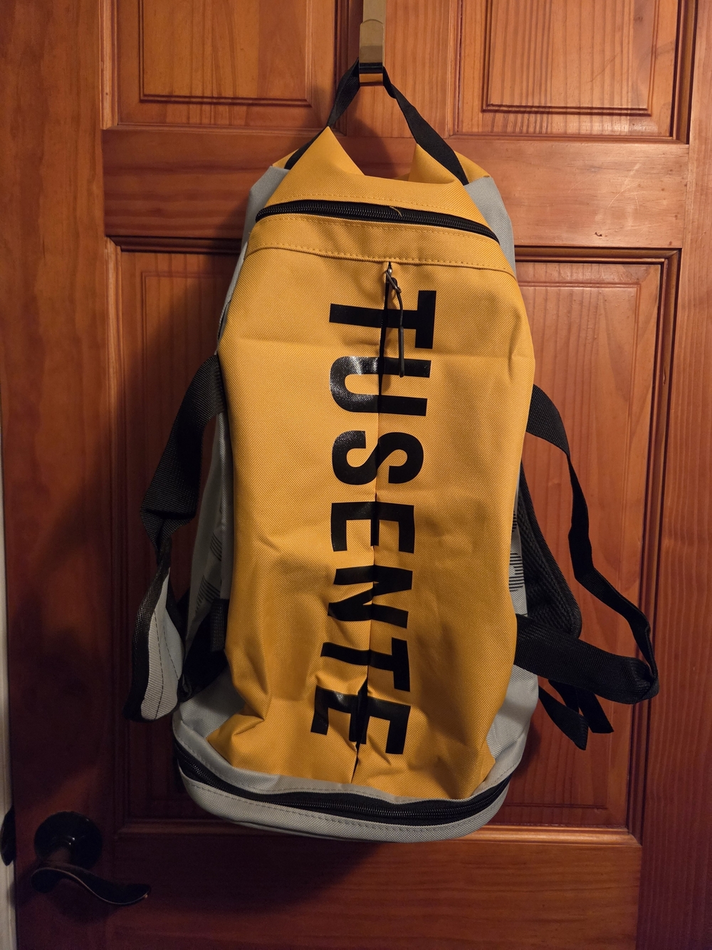 Large Sport Gym Bag Unisex Fitness Backpack Waterproof Multi-Functional NWOT